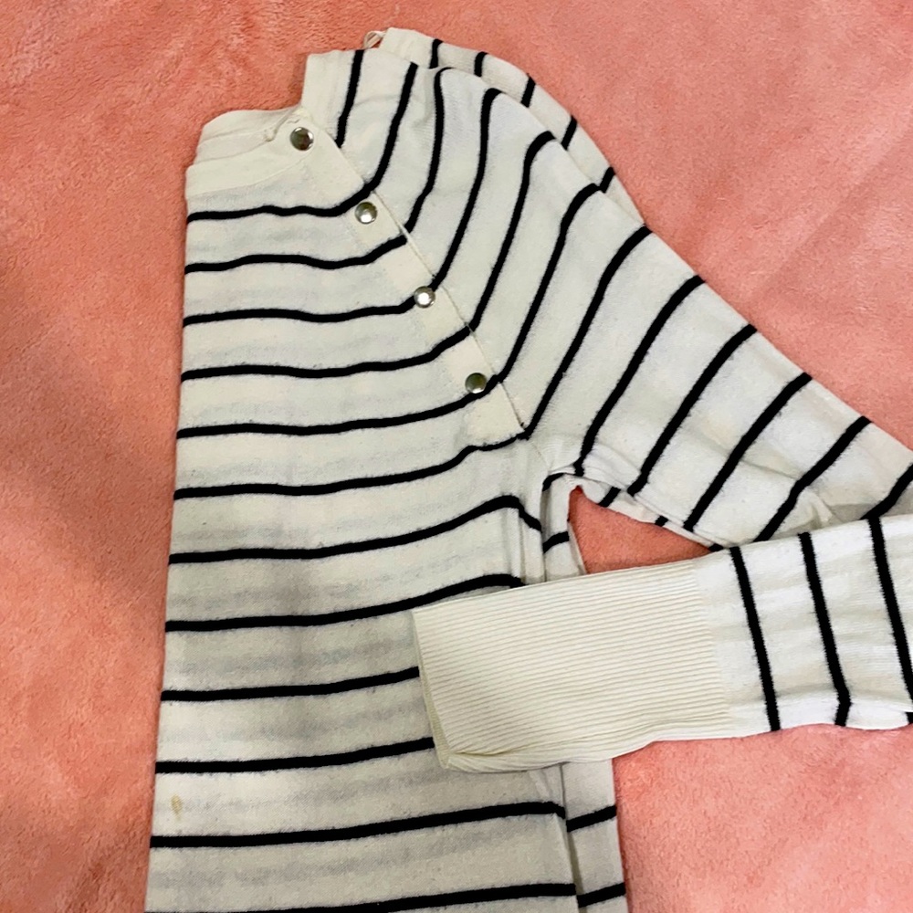 STRIPPED SWEATER (NURSING OPTIONAL)